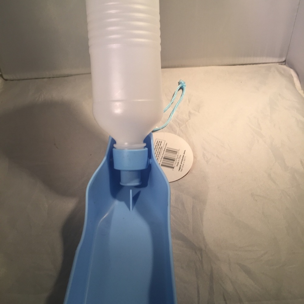 Light blue Pet‎ travel water kit
